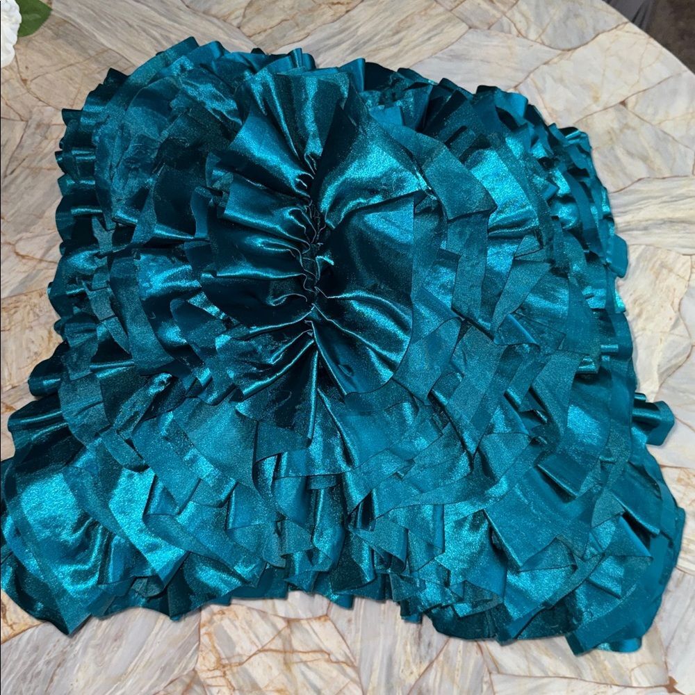 PIER ONE Satin Square Ruffle 16" Green Pillow ‎ Luxurious Soft Zip Back